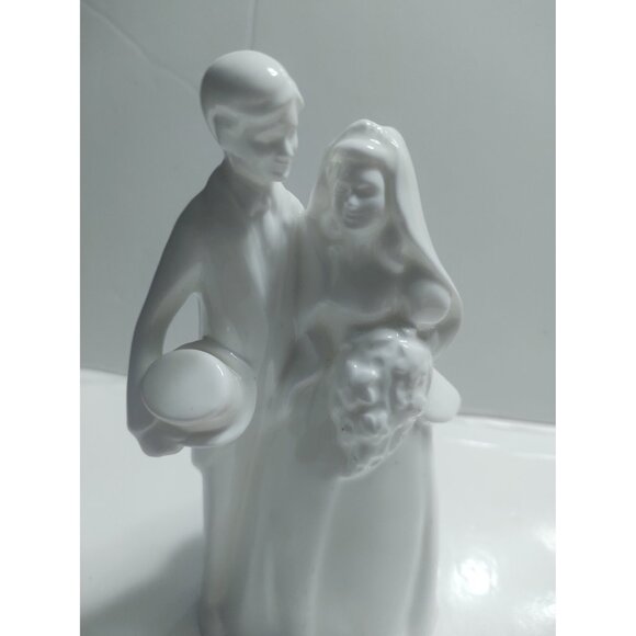 Royal Doulton Figurine Images Series "Bride & Groom" 1981 Issue 6 3/4" - Picture 2 of 10